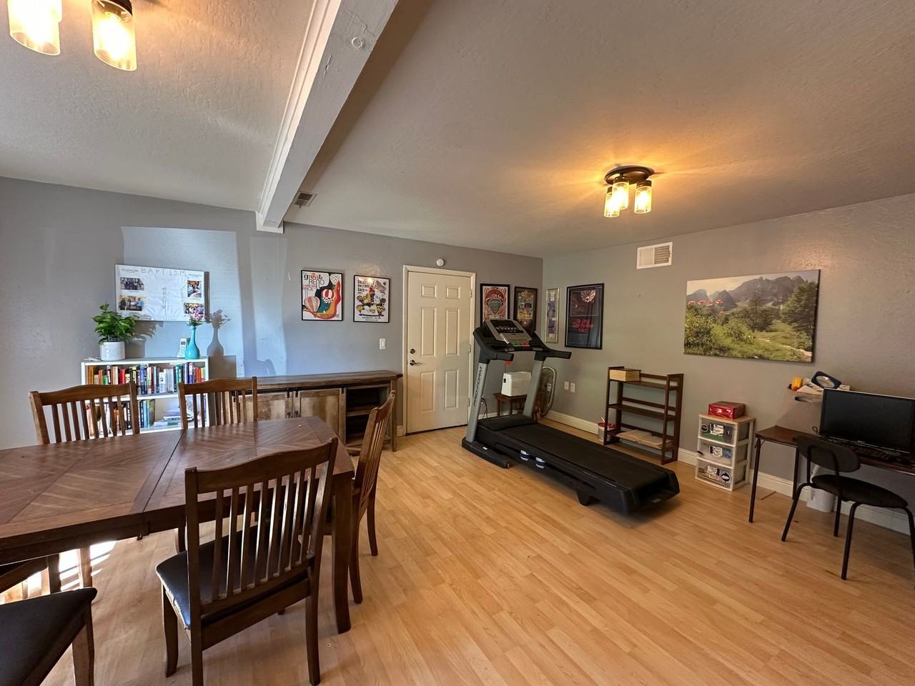 2677 Rodney Dr - Photo 3 of 20