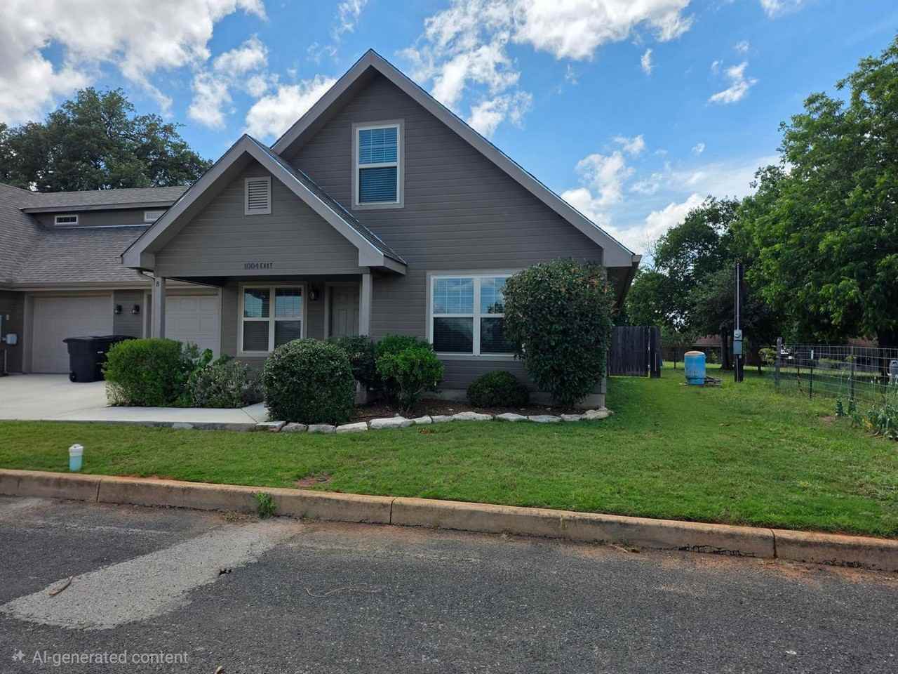 1004 W Hill St - Photo 2 of 15