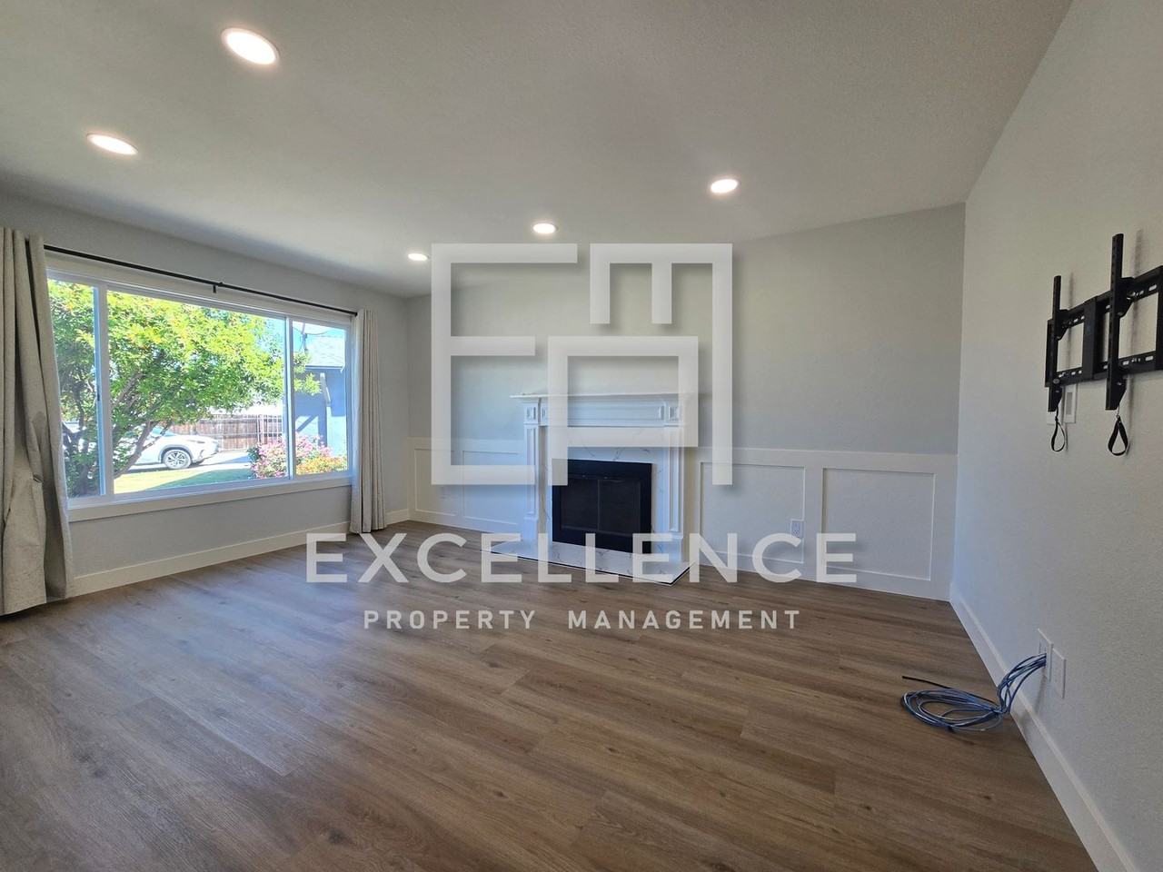 2724 Keppler Ct - Photo 4 of 16
