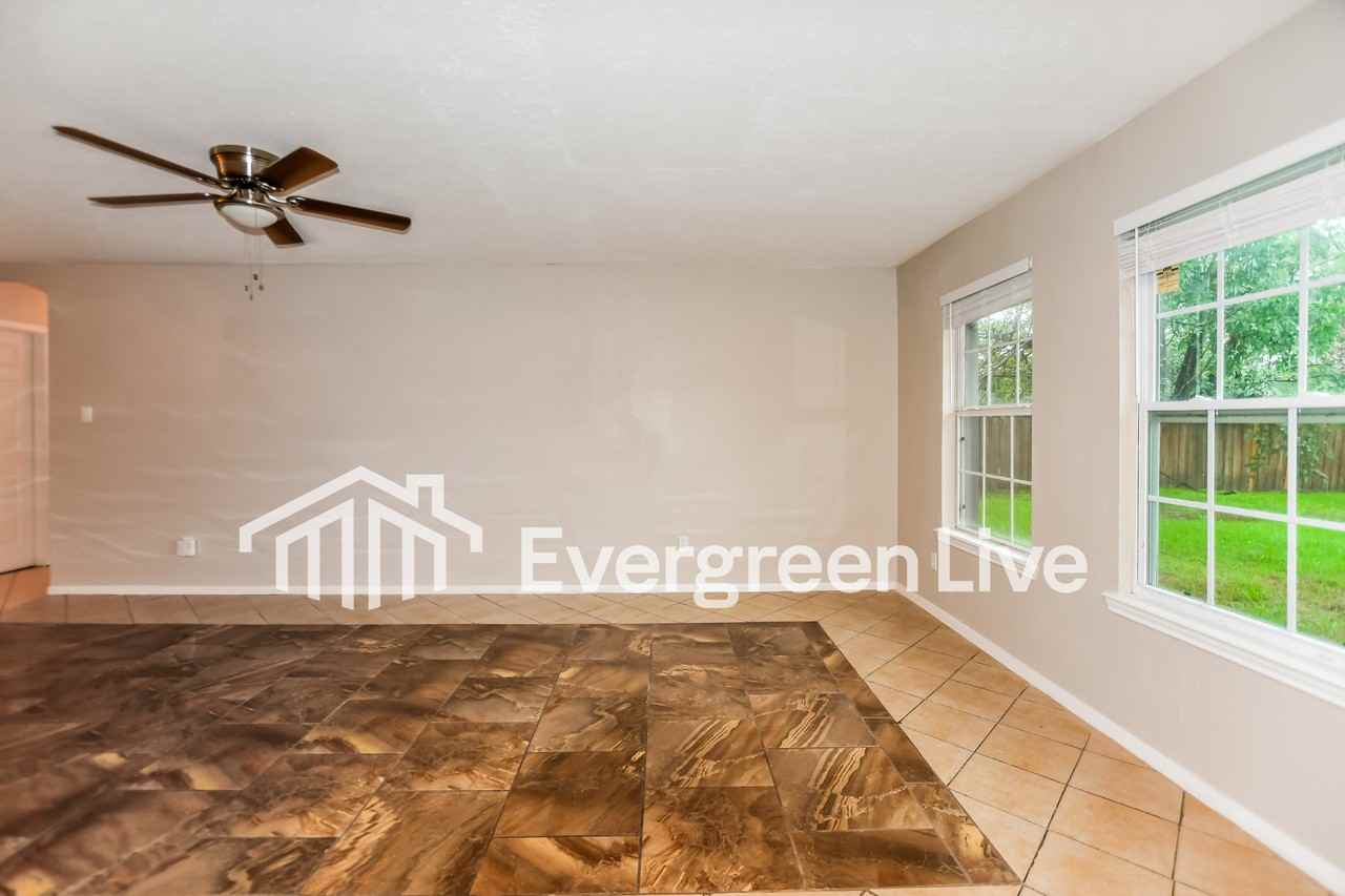 803 Catherine Ln - Photo 3 of 17