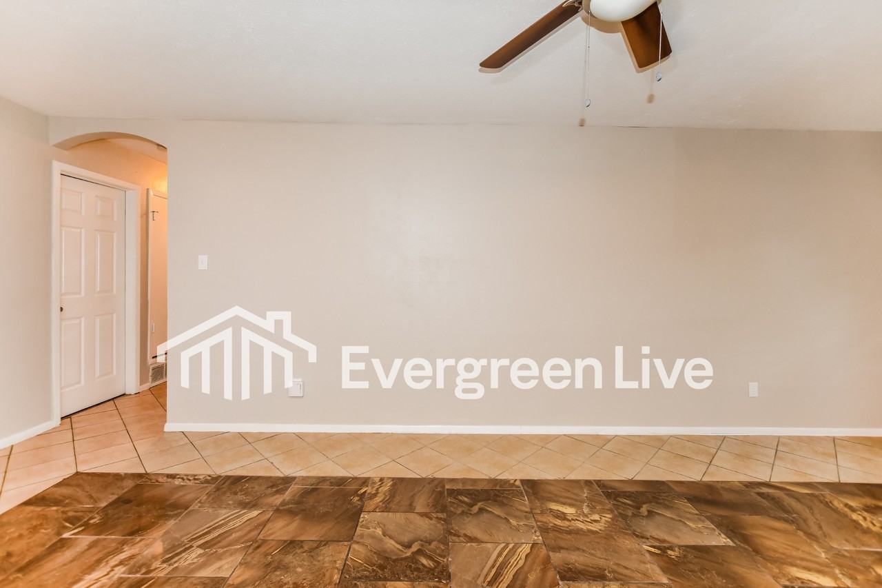 803 Catherine Ln - Photo 5 of 17
