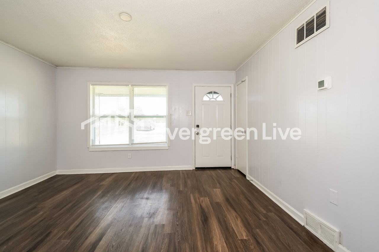 6070 Tulane Rd - Photo 3 of 15