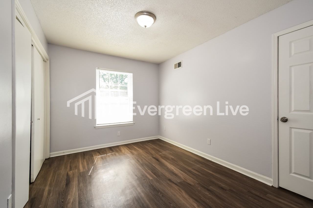 6070 Tulane Rd - Photo 6 of 15