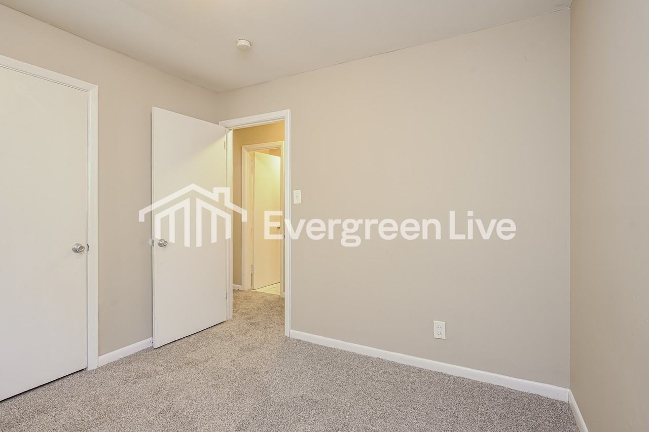 4207 Hampshire Dr - Photo 7 of 15