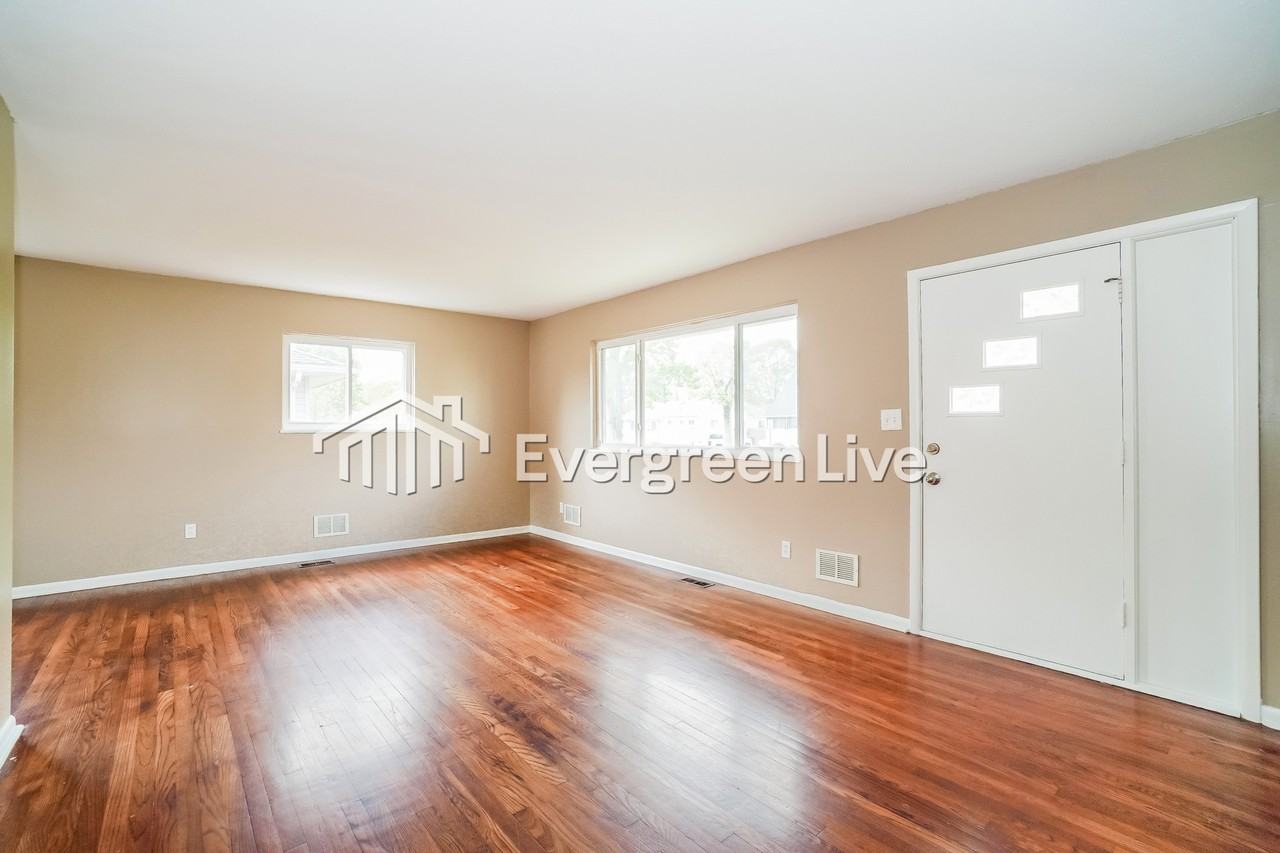 1452 Aven Dr - Photo 3 of 15
