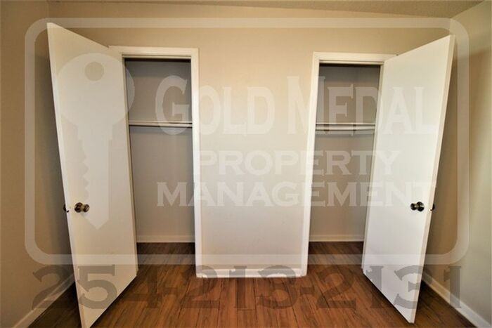 930 J R Ct - Photo 7 of 11