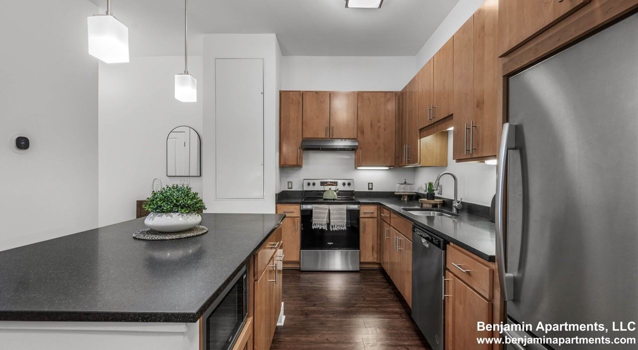 Fawcett St #2-440 - Photo 5 of 11