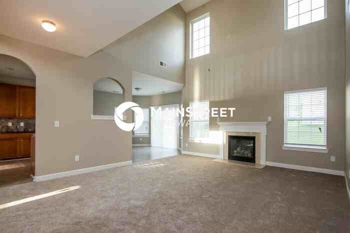 453 Clearwater Dr Nw - Photo 3 of 17