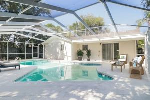 featured image of 1034 Westwood Dr