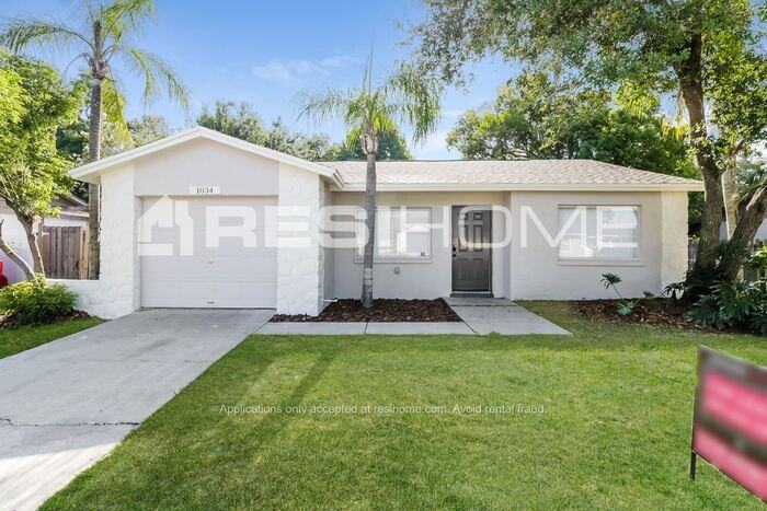 1034 Westwood Dr - Photo 2 of 18