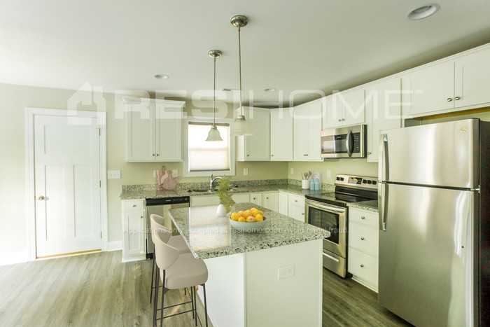 161 Glenwood Dr Sw #1 - Photo 3 of 15