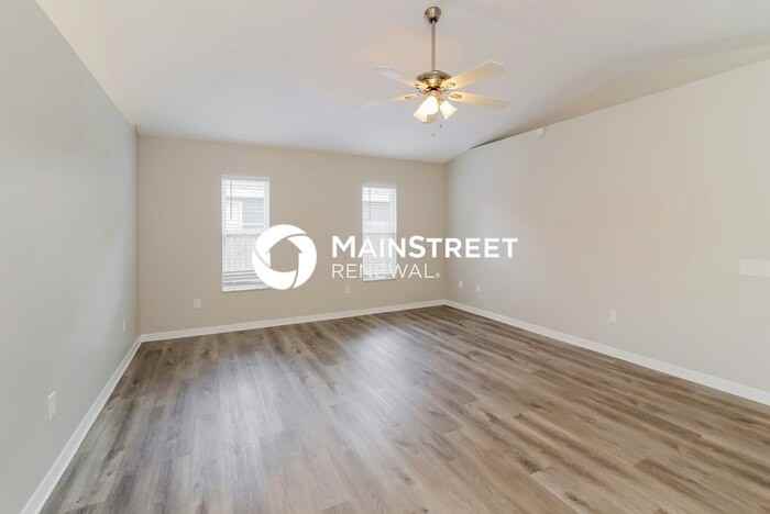 1160 N Saint Johns St - Photo 4 of 16