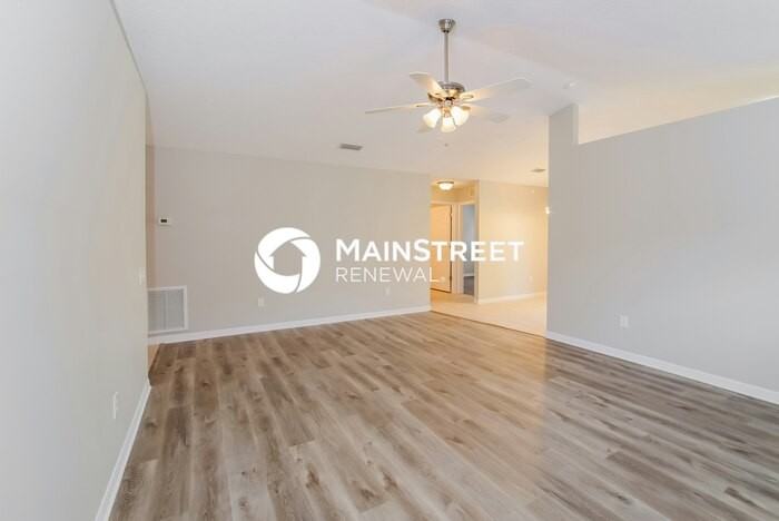 1160 N Saint Johns St - Photo 5 of 16