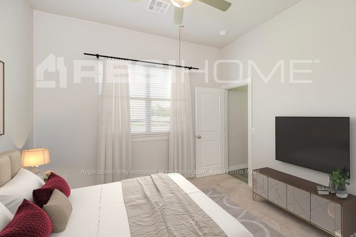 8042 Brighton Ave - Photo 5 of 15