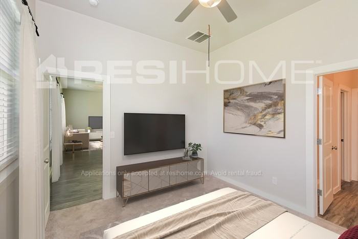 8042 Brighton Ave - Photo 6 of 15