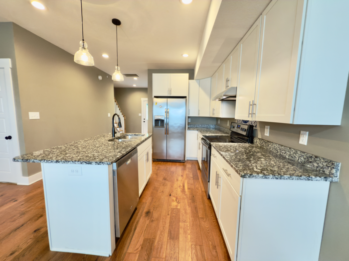 451 N 1st St - Photo 7 of 36