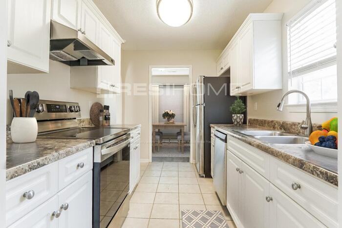 94 Crystal Ave - Photo 3 of 19