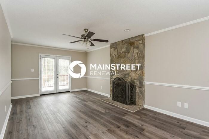 7210 Justin Dr - Photo 4 of 17