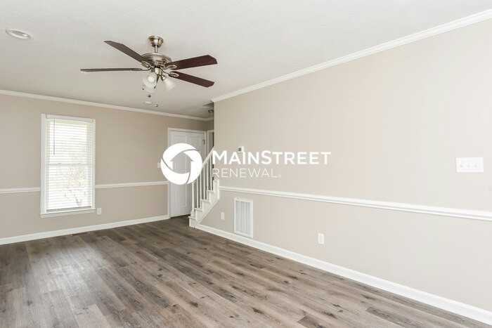 7210 Justin Dr - Photo 5 of 17