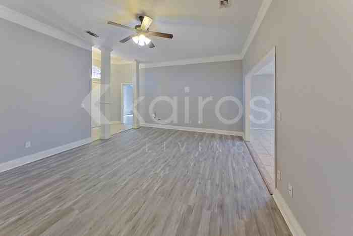 8407 Taos Dr - Photo 2 of 21