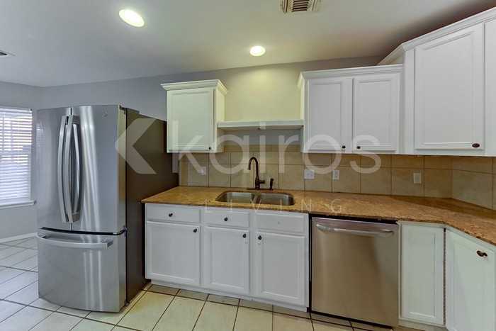 8407 Taos Dr - Photo 6 of 21