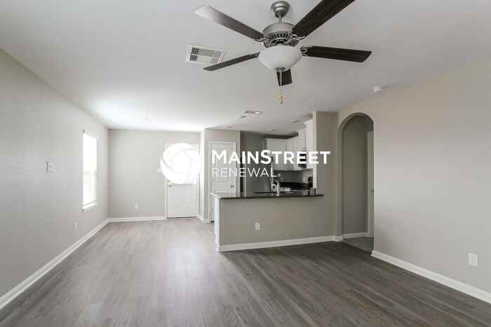 25194 Dickens Dr - Photo 4 of 16