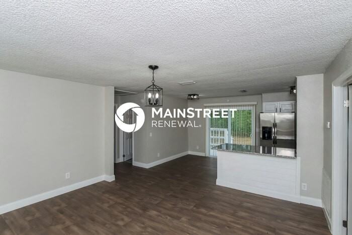 9715 79th St - Photo 3 of 16