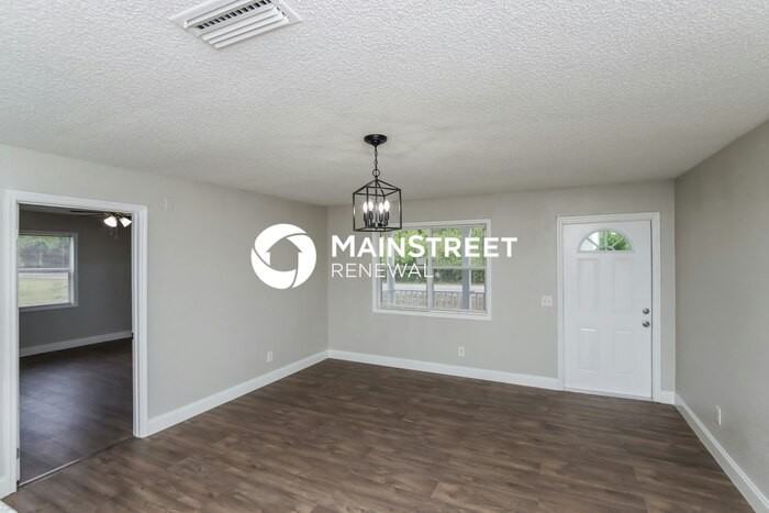 9715 79th St - Photo 5 of 16