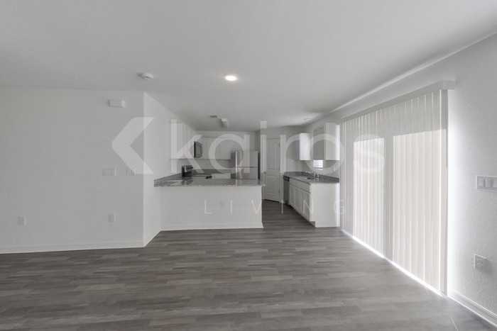 3153 Jody St - Photo 6 of 18