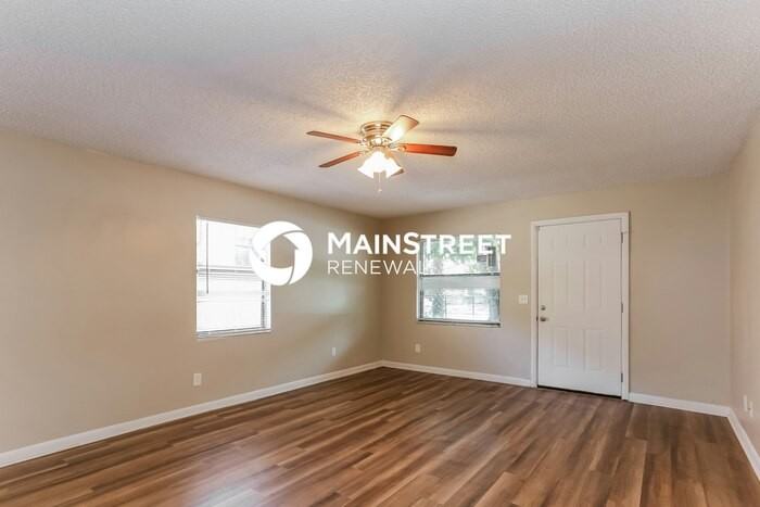 1827 Auburn St S - Photo 3 of 16