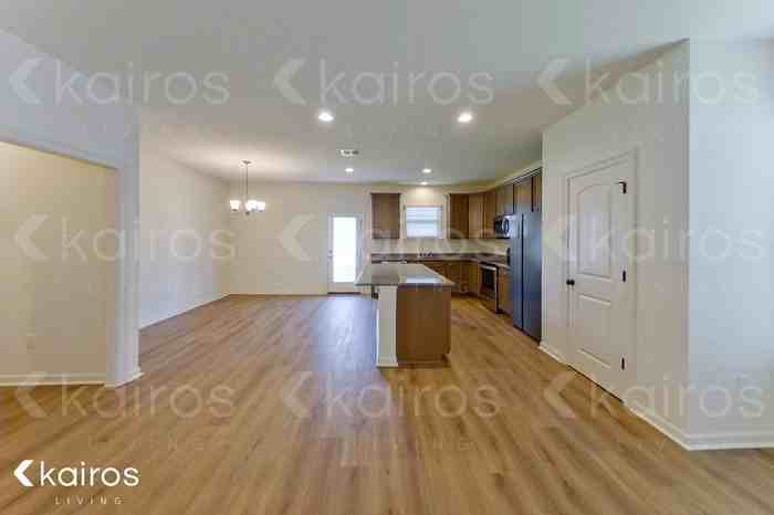 202 Teddy Ln - Photo 4 of 23