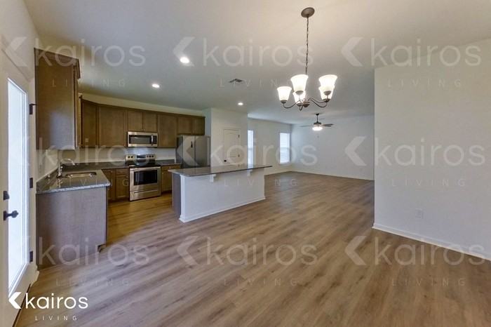 202 Teddy Ln - Photo 5 of 23