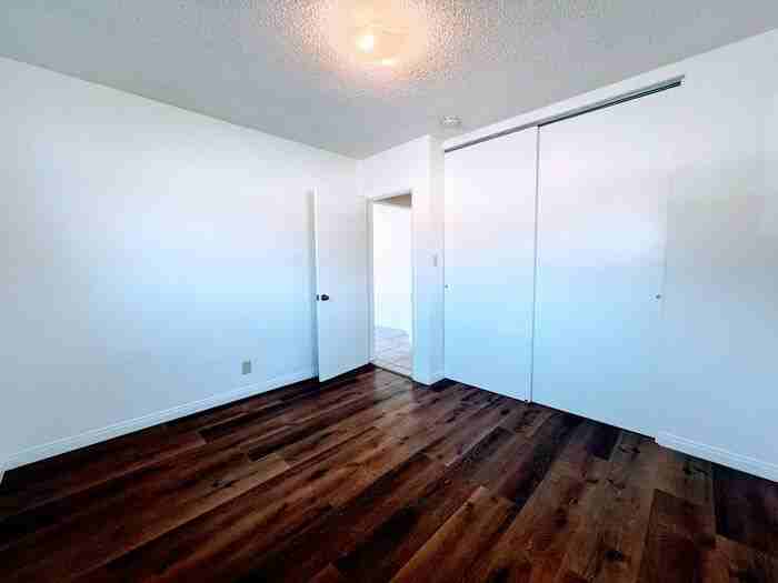 156 Date St - Photo 4 of 21