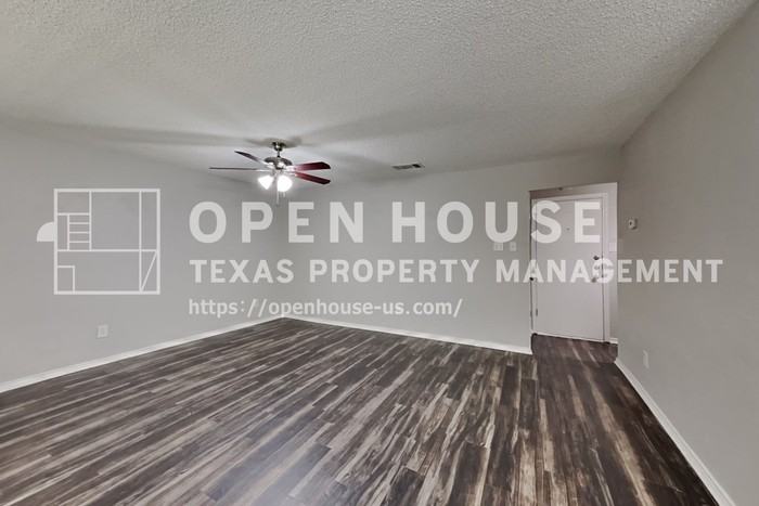 6100 Springwood Dr - Photo 5 of 20