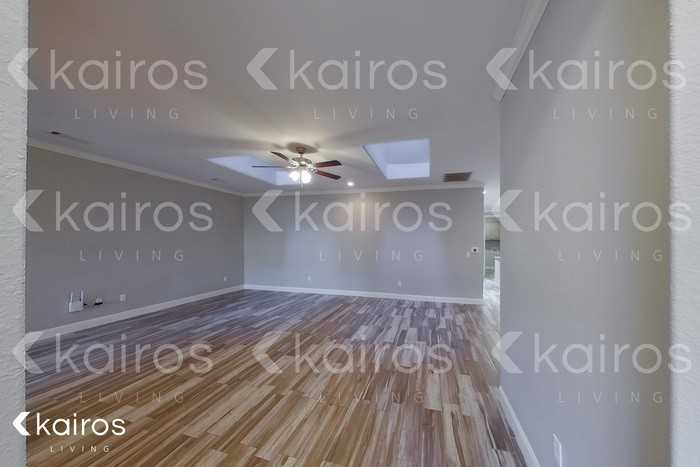 7213 Mosley St - Photo 4 of 18