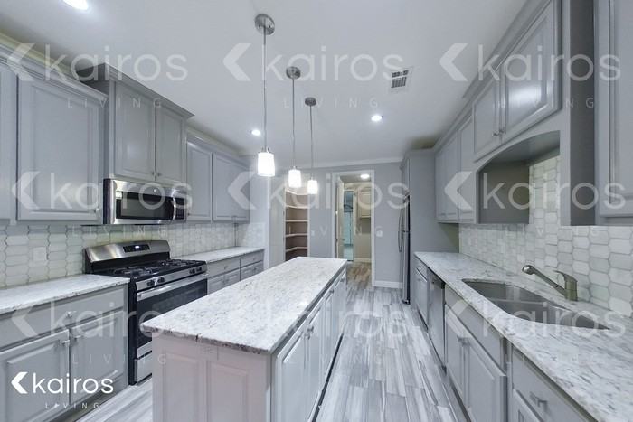 7213 Mosley St - Photo 7 of 18
