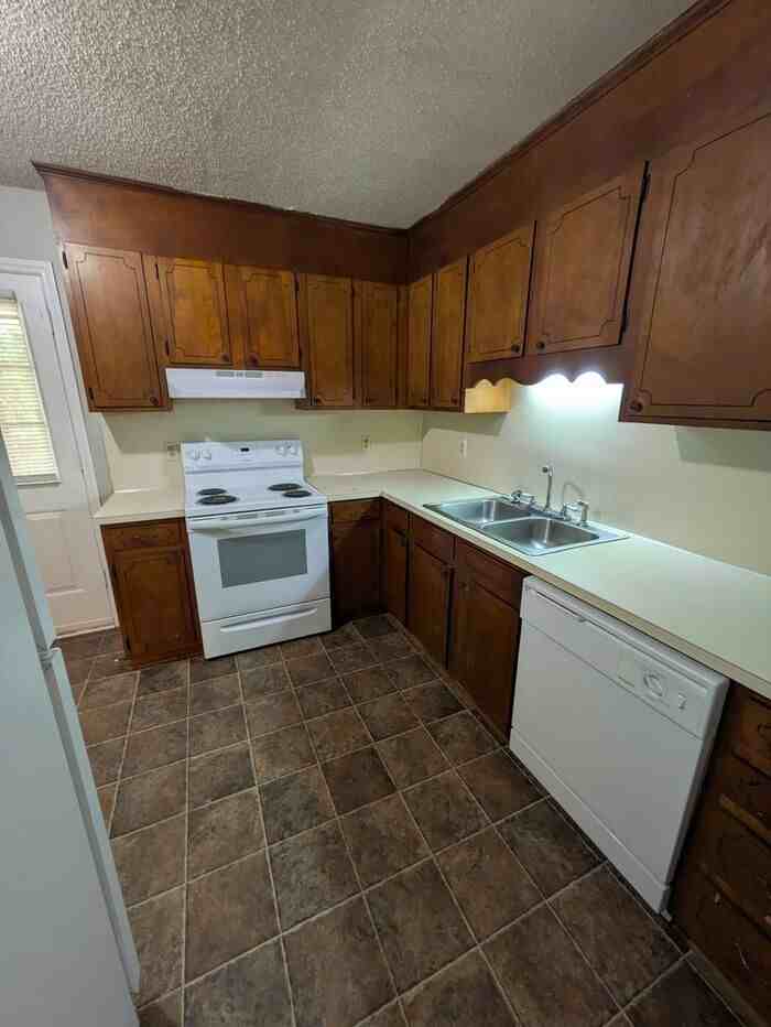 1637 16th St Ne #06 - Photo 4 of 8
