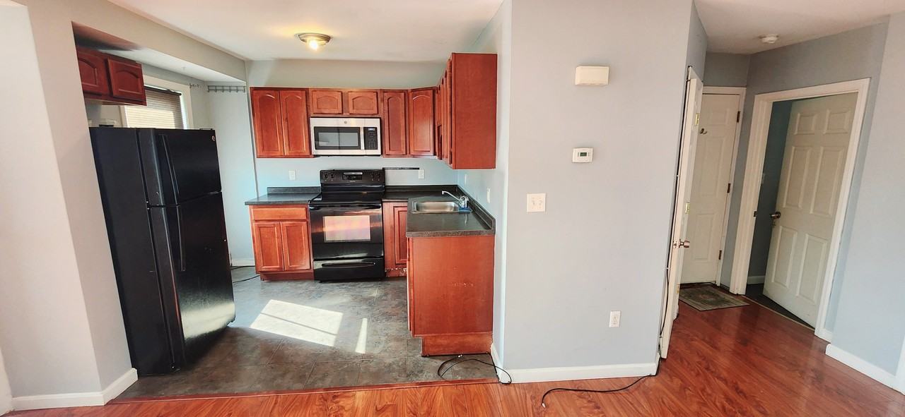 311 Saratoga St #2 - Photo 3 of 14