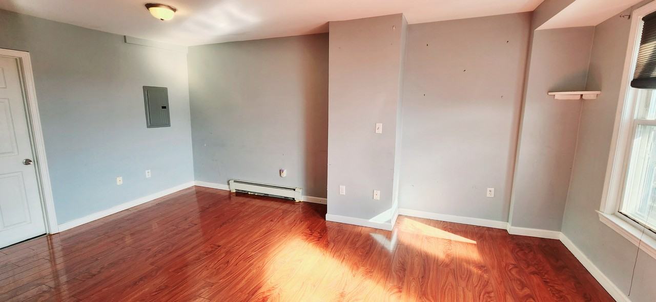311 Saratoga St #2 - Photo 5 of 14
