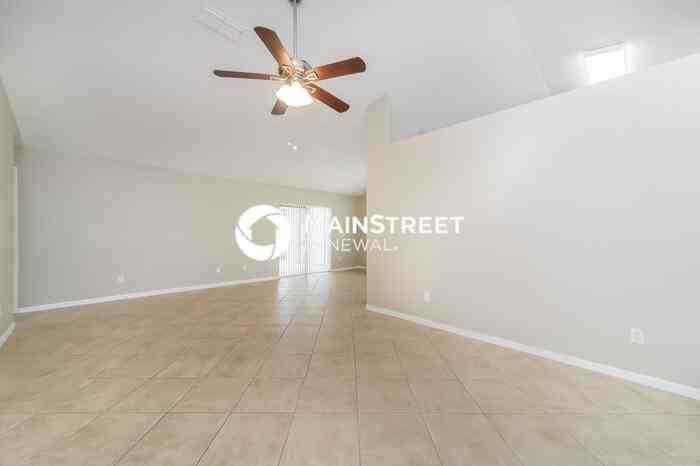 1613 Oak Hill Trl - Photo 4 of 17