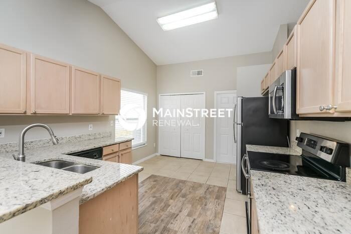 1613 Oak Hill Trl - Photo 7 of 17