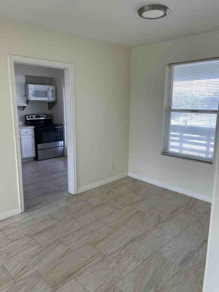 600 Riverview Blvd #2 - Photo 6 of 10