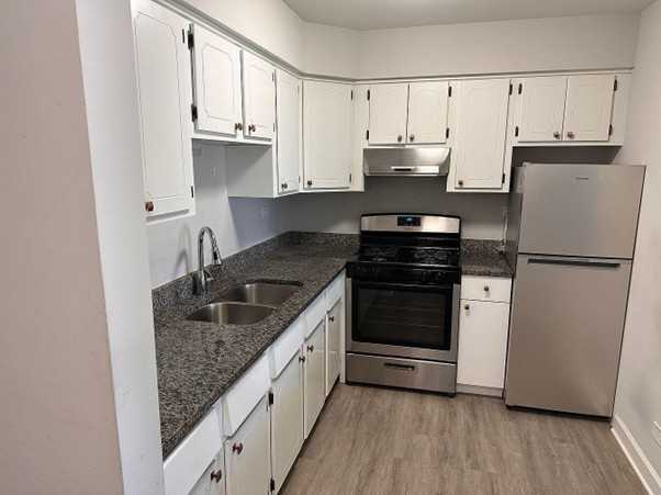 390 Executive Dr #103 - Photo 3 of 5