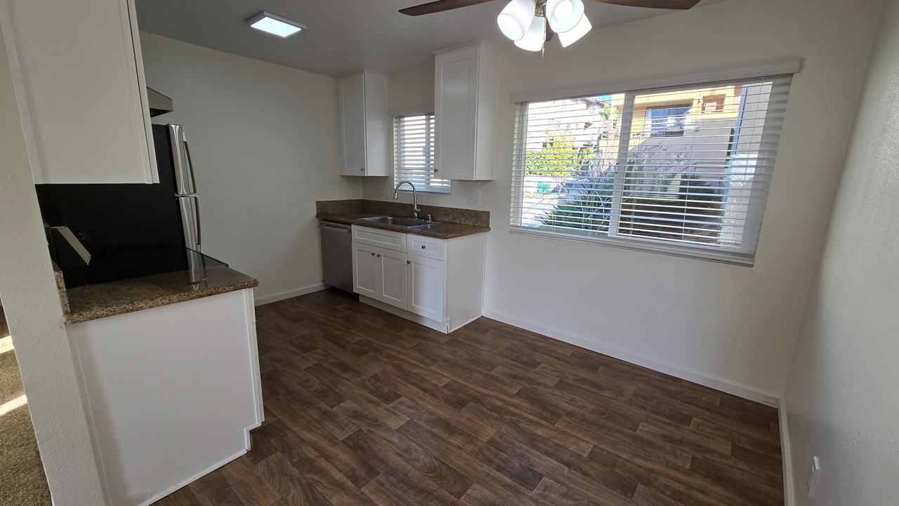 1307 Colusa St #08 - Photo 5 of 15