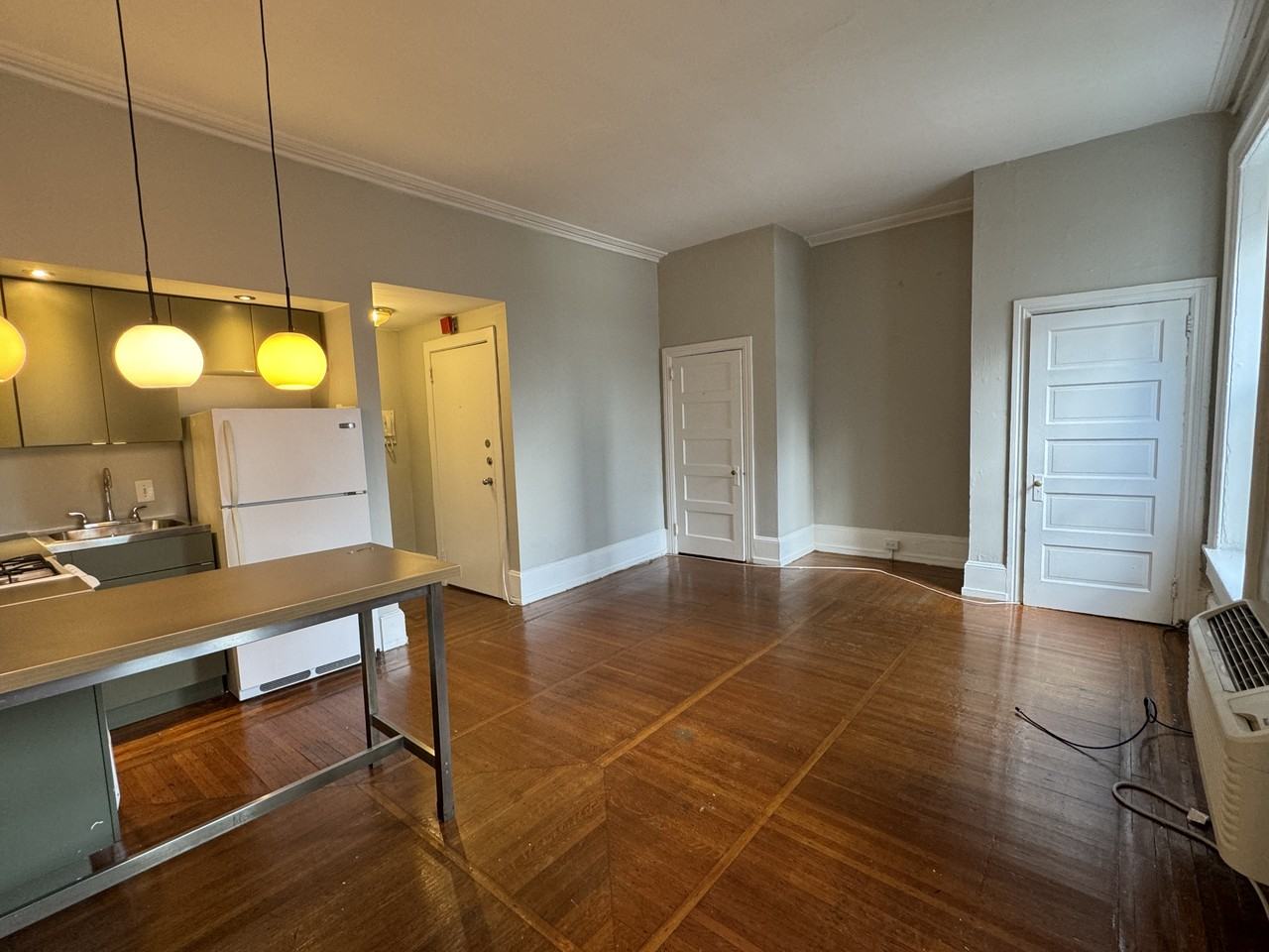 2125 Walnut St #3R - Photo 2 of 7