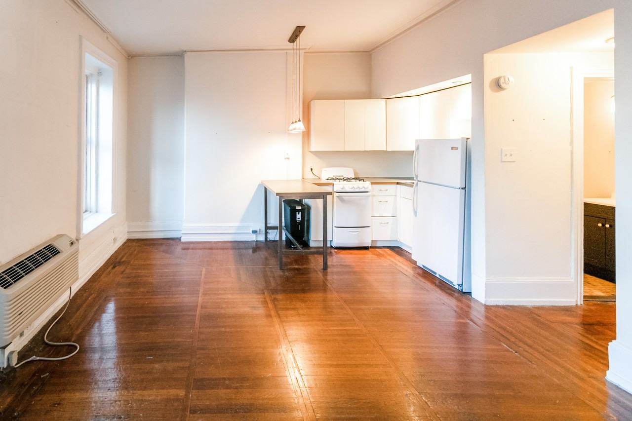 2125 Walnut St #3R - Photo 5 of 7