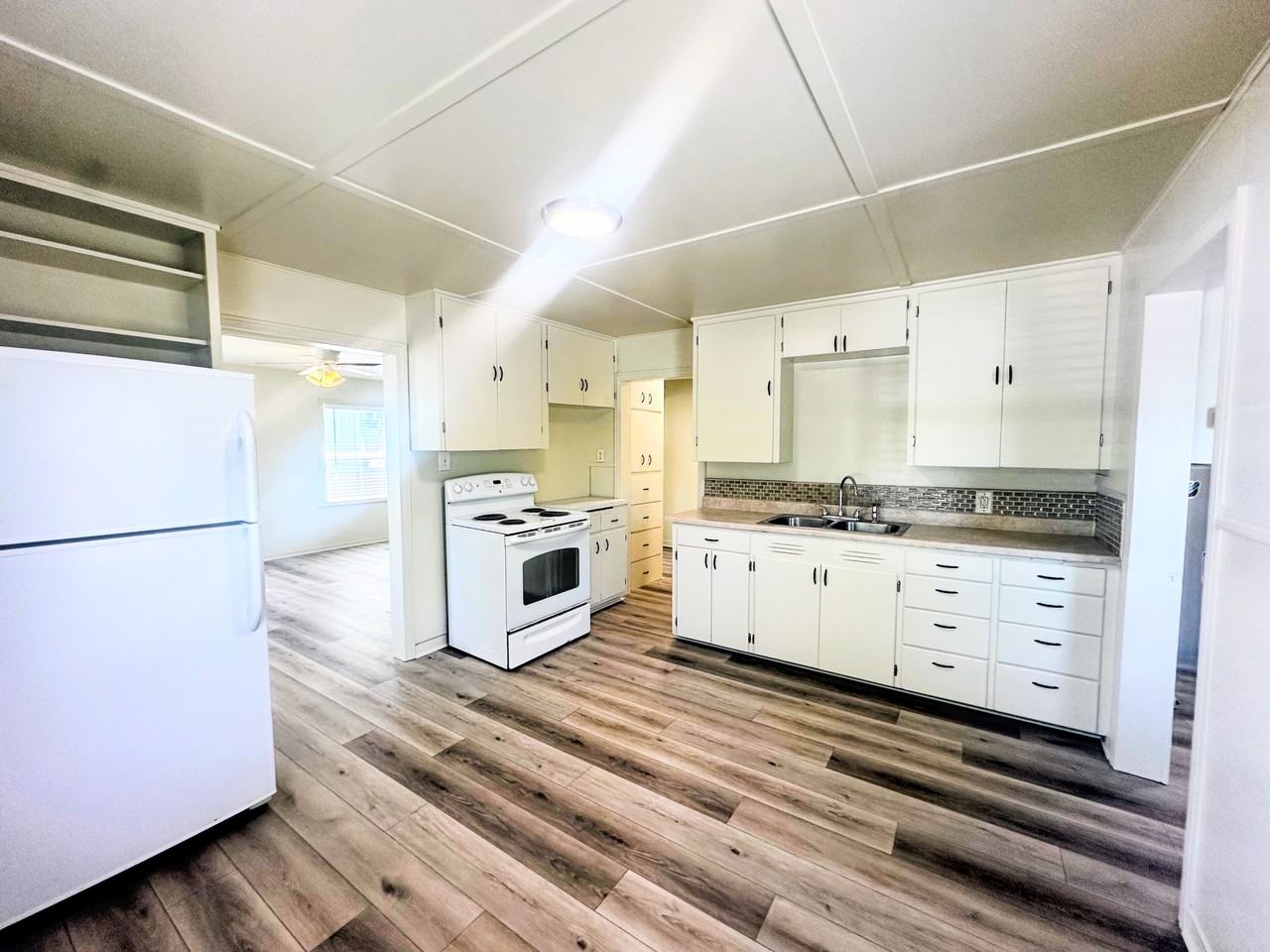 93 California St #NA - Photo 5 of 14