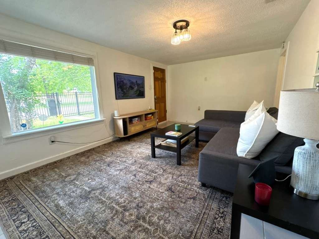 1101 Holly St #NA - Photo 4 of 21