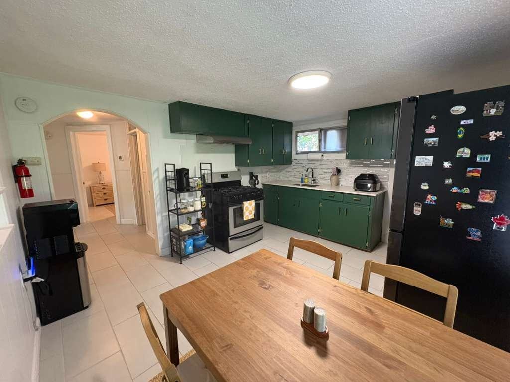 1101 Holly St #NA - Photo 7 of 21