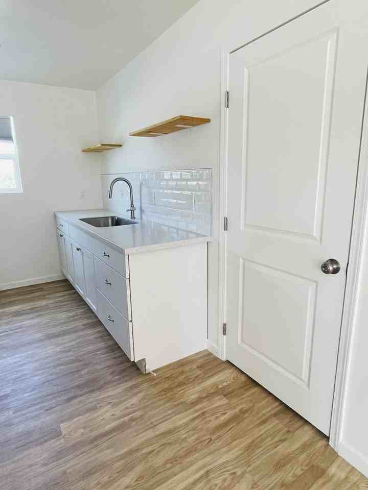 5622 Monterey Rd - Photo 3 of 14